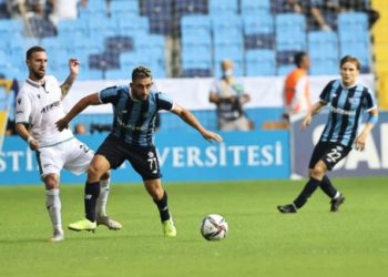 Ayağının tozuyla asist yaptı