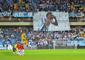 Taraftarlardan Mario Balotelli pankartlı destek!