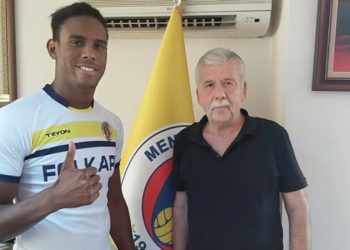 Mario Balotelli’nin kardeşi Menemenspor’da