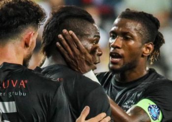 “Balotelli ile ikili mücadeleye giriyorsun. Haddini bileceksin”