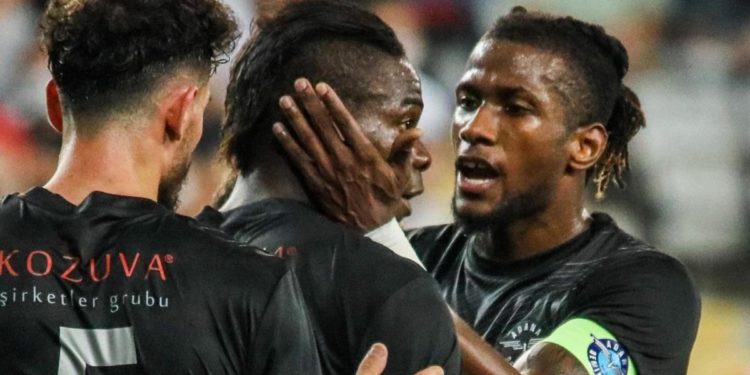 “Balotelli ile ikili mücadeleye giriyorsun. Haddini bileceksin”